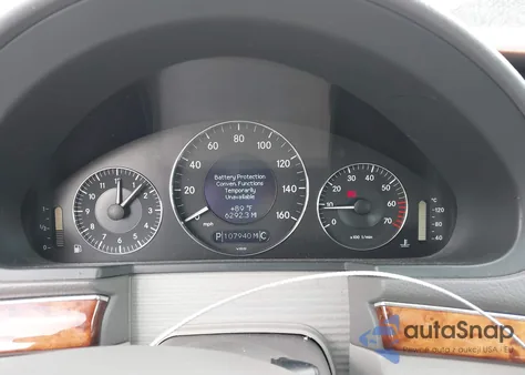 2004 Mercedes-Benz E 320 z USA, uszkodzony, nr VIN WDBUH65J64A402862